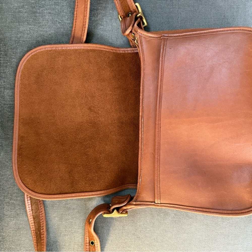 Vintage Coach Leather Patricia Legacy Crossbody Shoulder Bag British Tan - Picture 7 of 14
